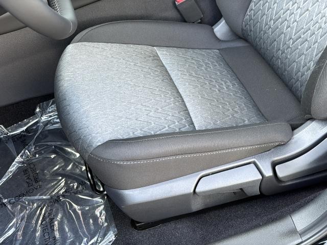 Nissan Sentra Vehicle Full-screen Gallery Image 18