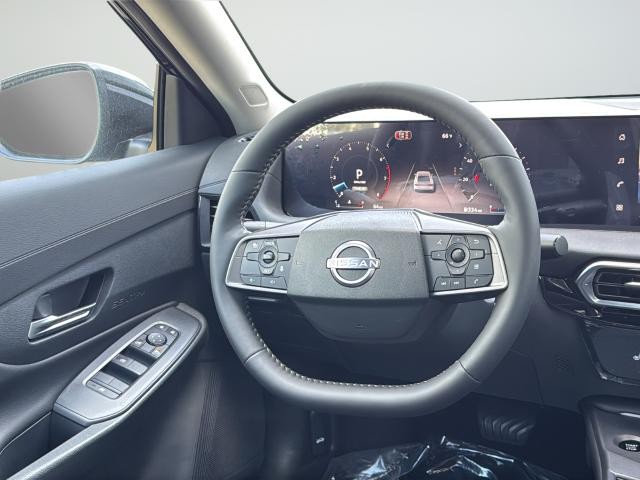 Nissan Sentra Vehicle Full-screen Gallery Image 38