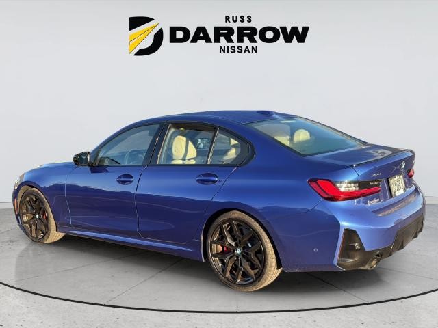 BMW 3 Series Vehicle Full-screen Gallery Image 03
