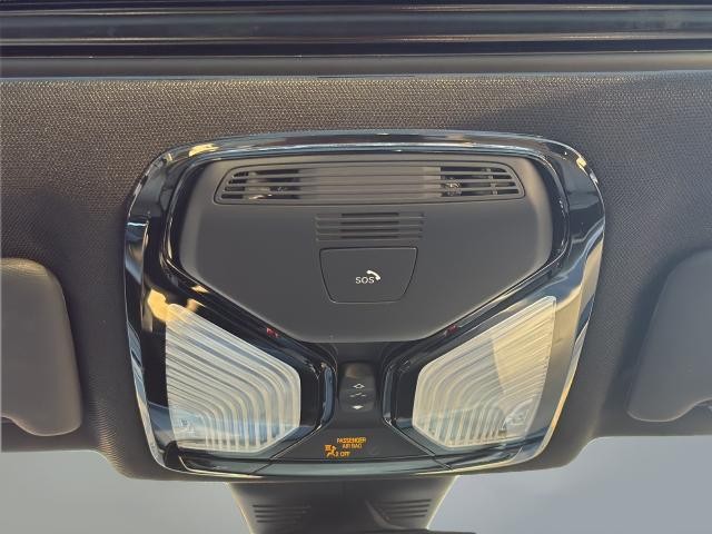 BMW 3 Series Vehicle Full-screen Gallery Image 36