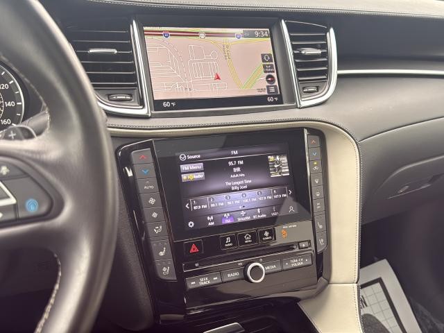 INFINITI QX55 Vehicle Full-screen Gallery Image 13