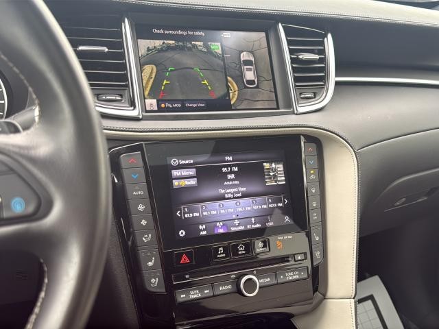 INFINITI QX55 Vehicle Full-screen Gallery Image 14