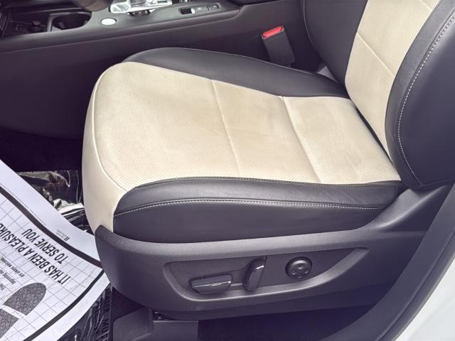 INFINITI QX55 Vehicle Full-screen Gallery Image 17