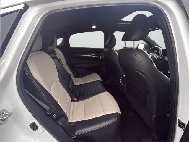 INFINITI QX55 Vehicle Full-screen Gallery Image 24