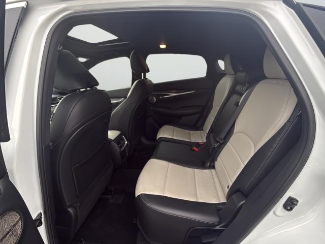 INFINITI QX55 Vehicle Full-screen Gallery Image 26