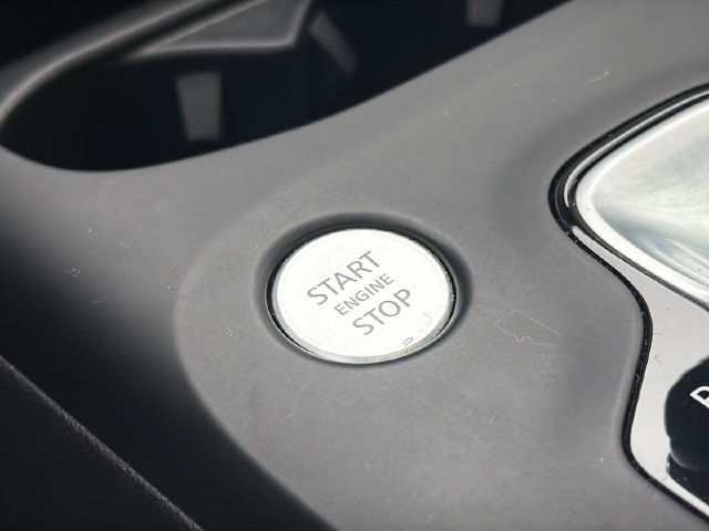 INFINITI QX55 Vehicle Full-screen Gallery Image 40
