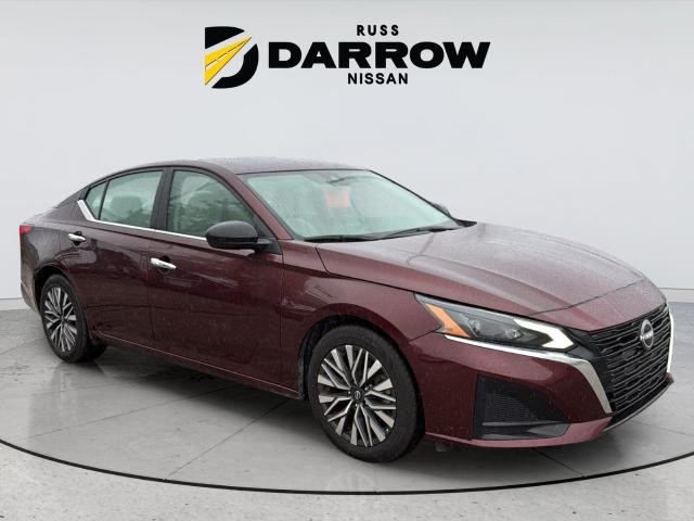 Nissan Altima Vehicle Full-screen Gallery Image 7