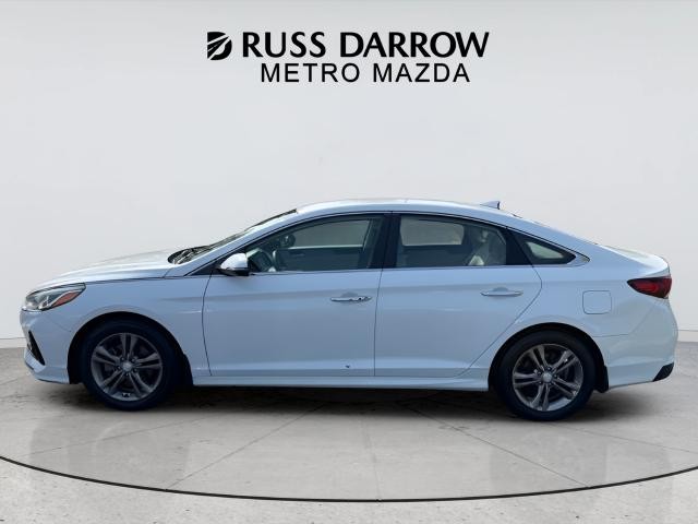 Hyundai Sonata Vehicle Full-screen Gallery Image 2