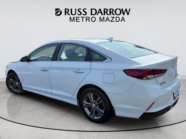 Hyundai Sonata Vehicle Full-screen Gallery Image 3