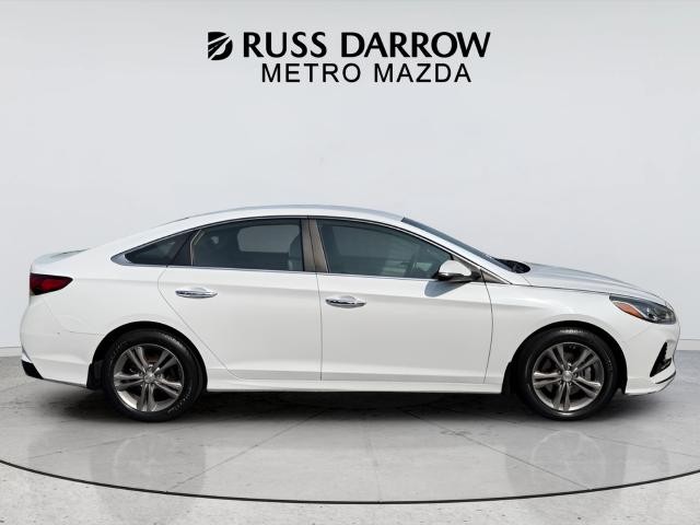 Hyundai Sonata Vehicle Full-screen Gallery Image 5
