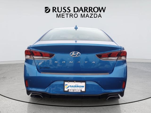 Hyundai Sonata Vehicle Full-screen Gallery Image 4