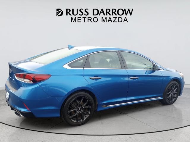 Hyundai Sonata Vehicle Full-screen Gallery Image 5