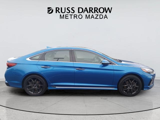 Hyundai Sonata Vehicle Full-screen Gallery Image 6
