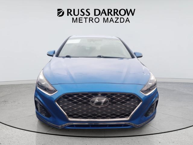 Hyundai Sonata Vehicle Full-screen Gallery Image 8