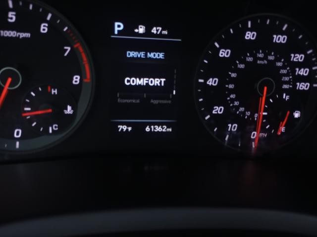 Hyundai Sonata Vehicle Full-screen Gallery Image 12