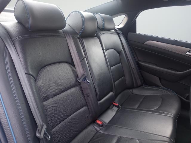 Hyundai Sonata Vehicle Full-screen Gallery Image 24