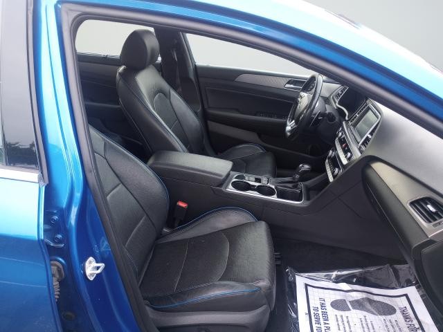 Hyundai Sonata Vehicle Full-screen Gallery Image 25