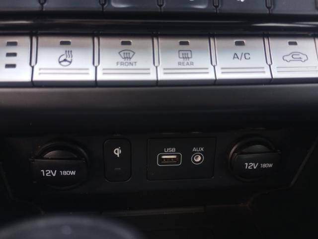 Hyundai Sonata Vehicle Full-screen Gallery Image 32