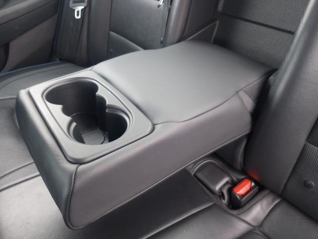 Hyundai Sonata Vehicle Full-screen Gallery Image 41