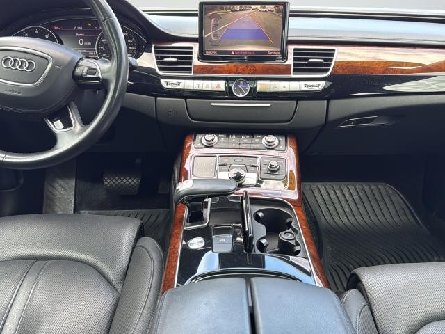 Audi A8 L Vehicle Full-screen Gallery Image 19