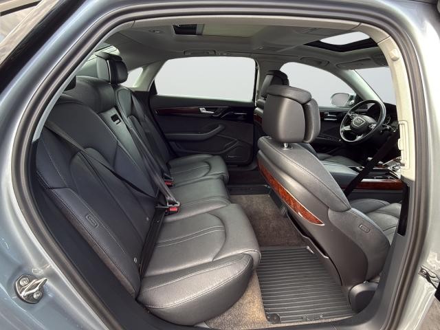 Audi A8 L Vehicle Full-screen Gallery Image 24