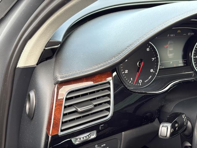 Audi A8 L Vehicle Full-screen Gallery Image 30
