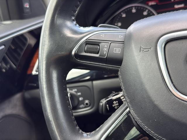 Audi A8 L Vehicle Full-screen Gallery Image 37