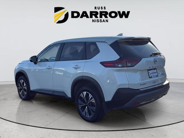 Nissan Rogue Vehicle Full-screen Gallery Image 3