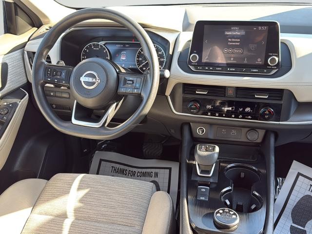 Nissan Rogue Vehicle Full-screen Gallery Image 11