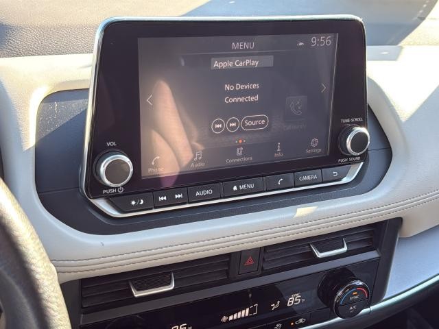 Nissan Rogue Vehicle Full-screen Gallery Image 14