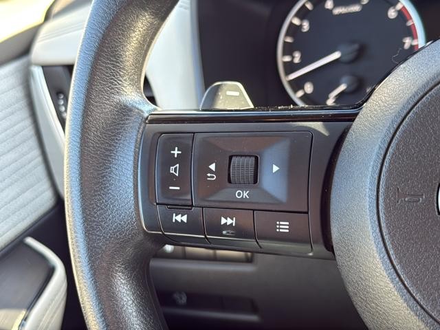 Nissan Rogue Vehicle Full-screen Gallery Image 16