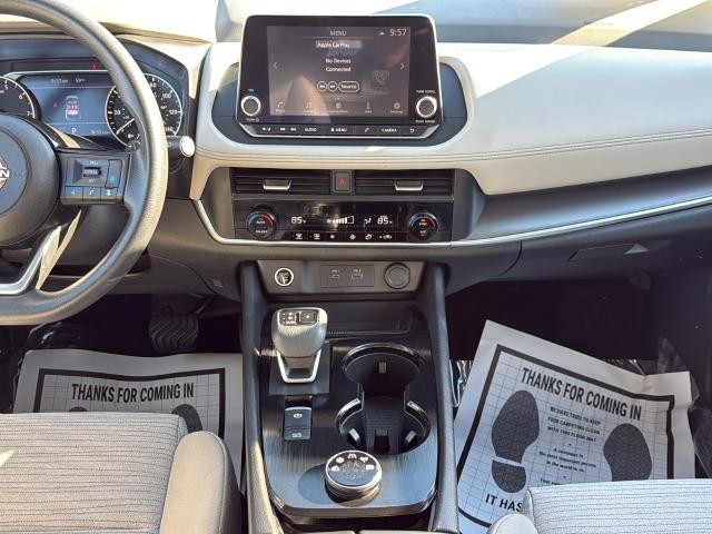 Nissan Rogue Vehicle Full-screen Gallery Image 20