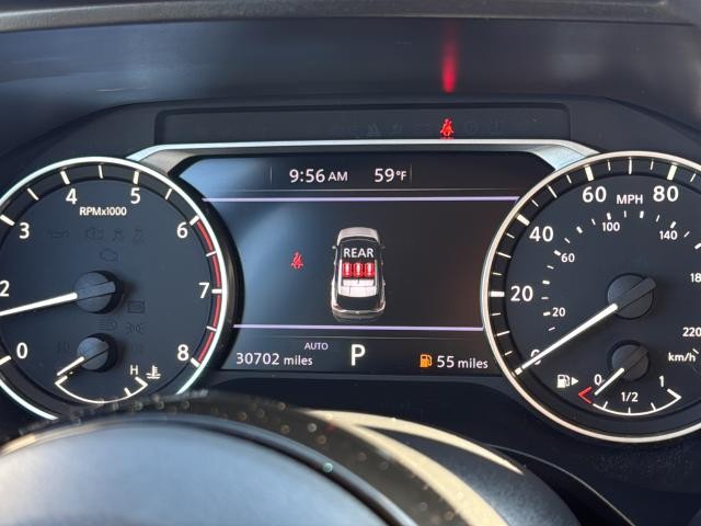 Nissan Rogue Vehicle Full-screen Gallery Image 23