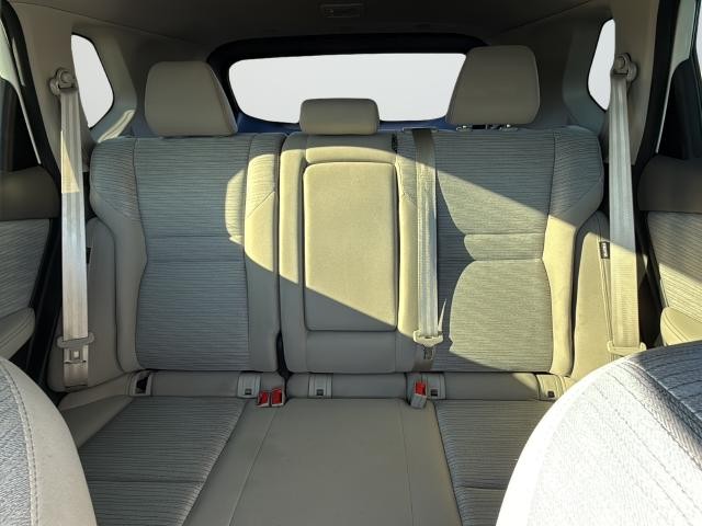 Nissan Rogue Vehicle Full-screen Gallery Image 34