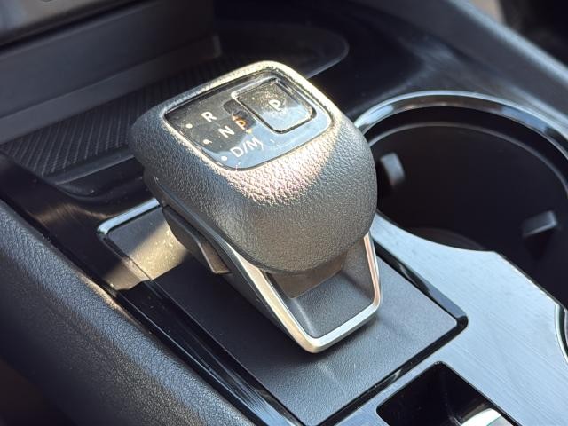 Nissan Rogue Vehicle Full-screen Gallery Image 37