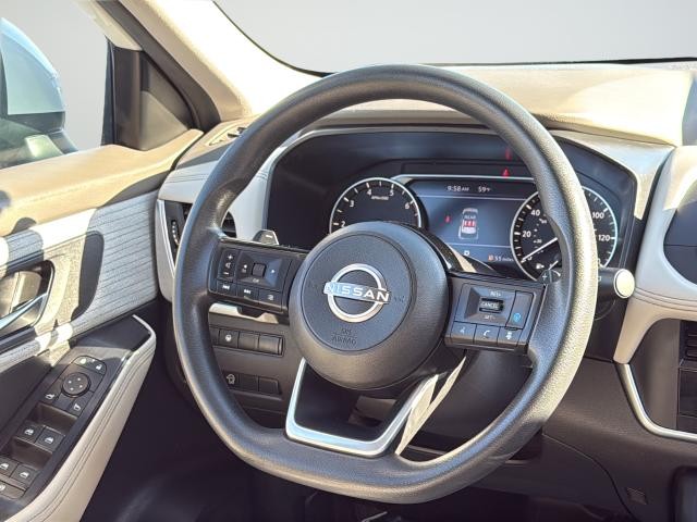 Nissan Rogue Vehicle Full-screen Gallery Image 38
