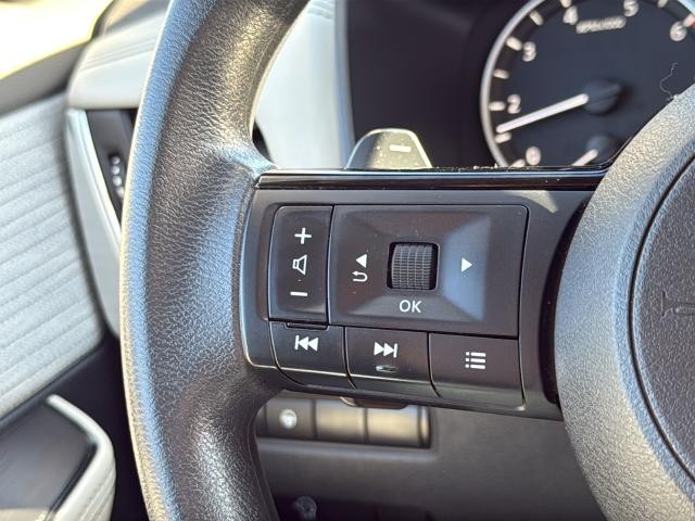 Nissan Rogue Vehicle Full-screen Gallery Image 39