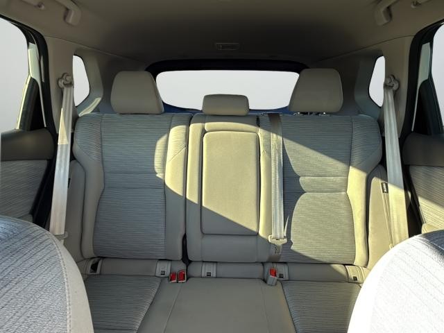 Nissan Rogue Vehicle Full-screen Gallery Image 40