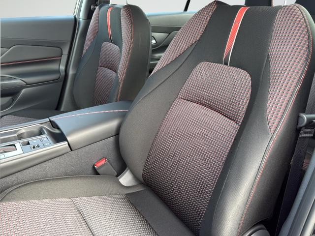 Nissan Sentra Vehicle Full-screen Gallery Image 10