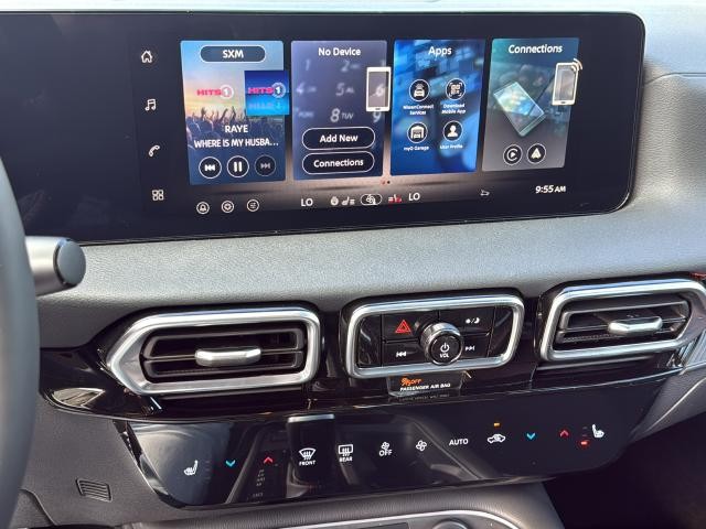Nissan Sentra Vehicle Full-screen Gallery Image 13