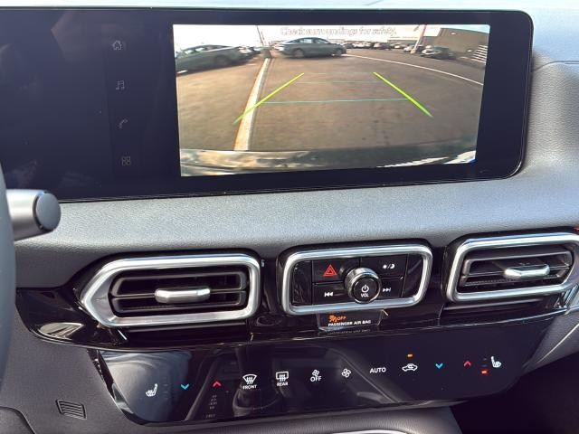 Nissan Sentra Vehicle Full-screen Gallery Image 14