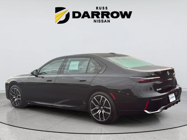 BMW 7 Series Vehicle Full-screen Gallery Image 3
