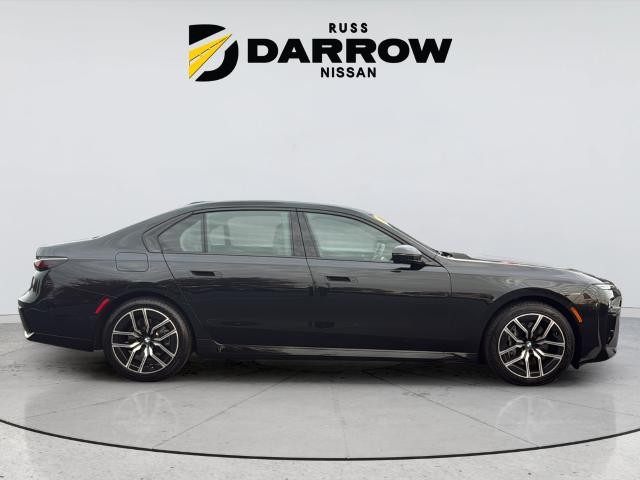 BMW 7 Series Vehicle Full-screen Gallery Image 6