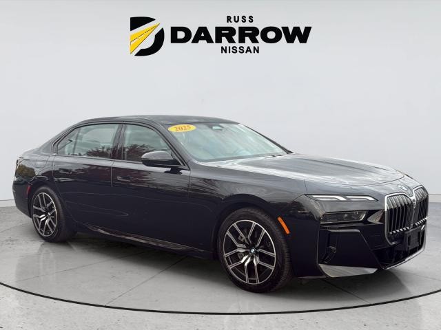 BMW 7 Series Vehicle Full-screen Gallery Image 7
