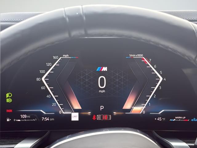 BMW 7 Series Vehicle Full-screen Gallery Image 12