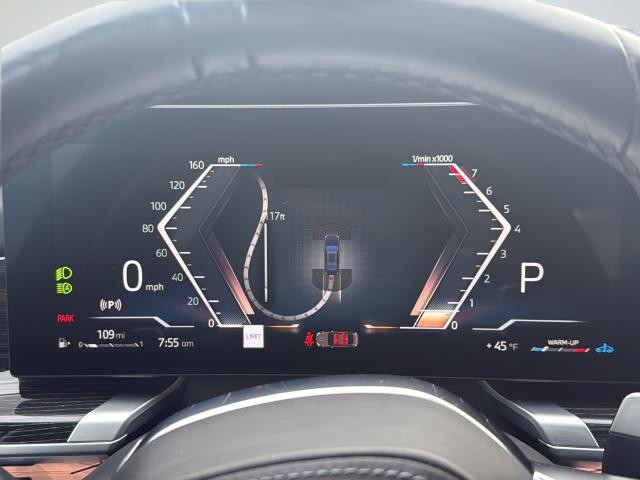 BMW 7 Series Vehicle Full-screen Gallery Image 22