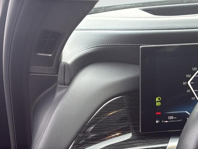 BMW 7 Series Vehicle Full-screen Gallery Image 29