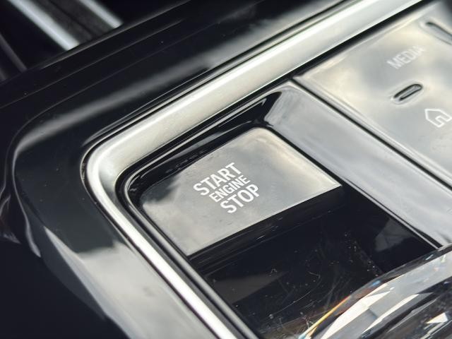 BMW 7 Series Vehicle Full-screen Gallery Image 37