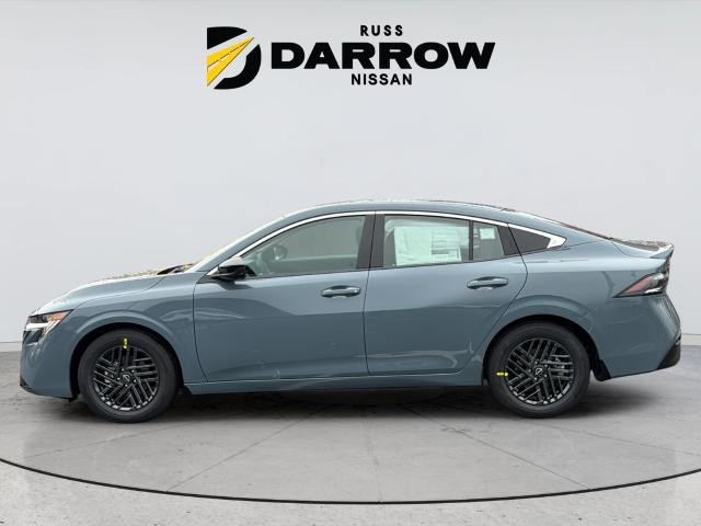 Nissan Sentra Vehicle Full-screen Gallery Image 2