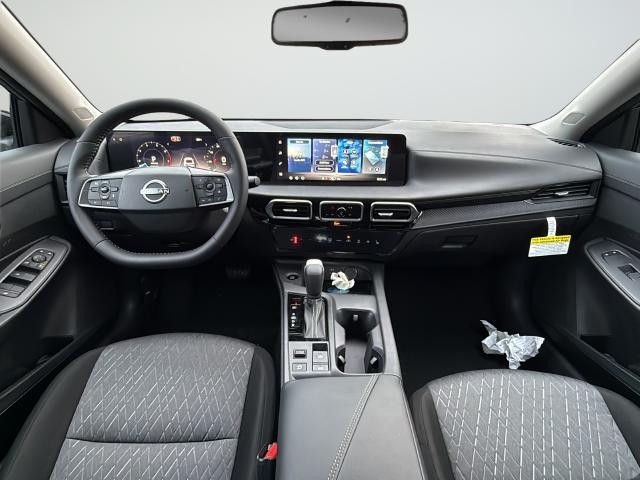 Nissan Sentra Vehicle Full-screen Gallery Image 9
